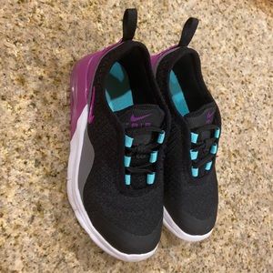 Girls NIKE sneakers
